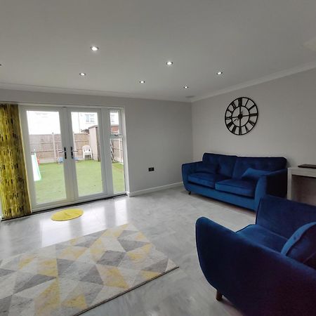 Elegant 3-Bedroom Home, Sleeps Up To 5 Guest. South Ockendon Εξωτερικό φωτογραφία